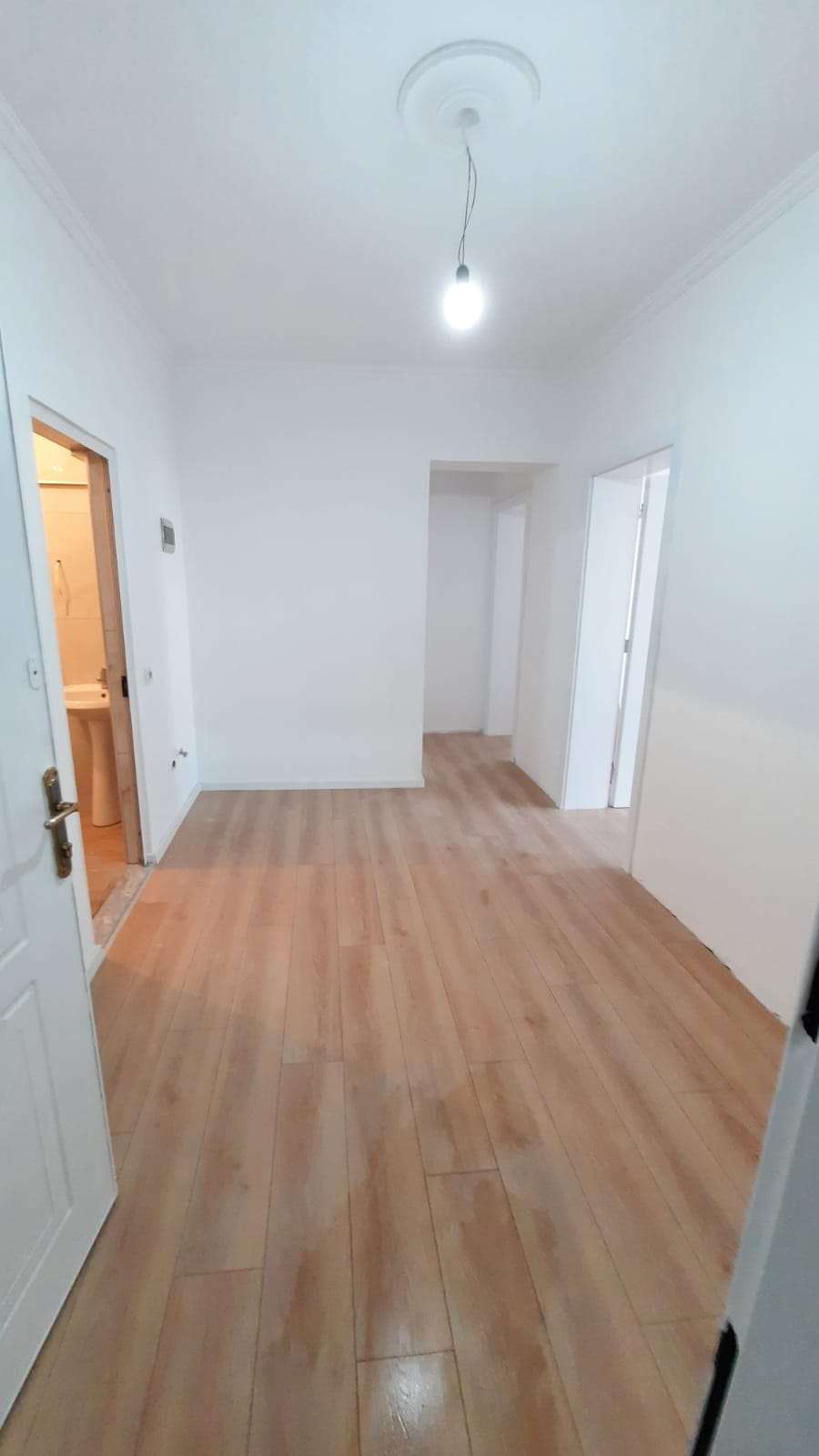 Shitet apartament 2+1 tek Ministria Jashtme Shitet apartament 2+1 tek Ministria Jashtme